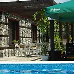 Guest house Slaveykova Kashta Nedelino