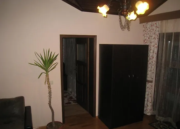 Slaveykova Kashta Nedelino